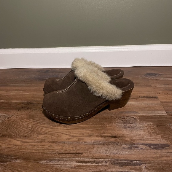 Fur clogs - Picture 1 of 4